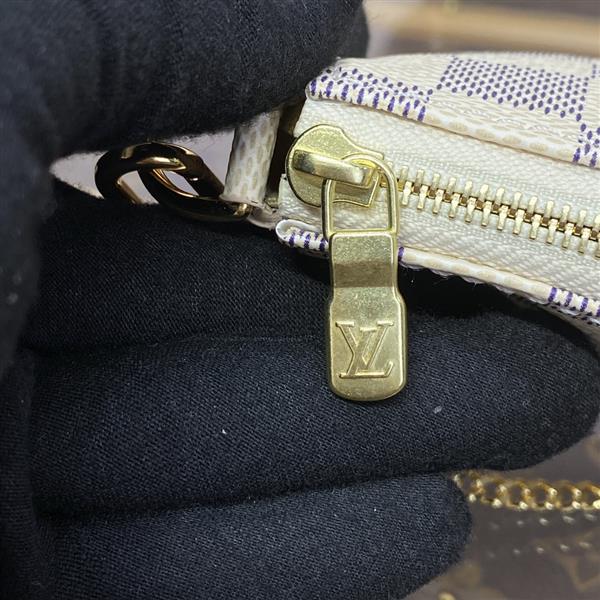 2026124142624224 580